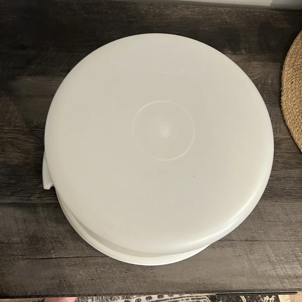 Vintage TUPPERWARE  Cake Carrier 683-1 White Clear 9
